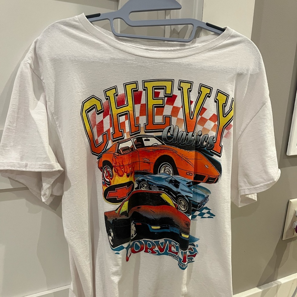 graphic tee